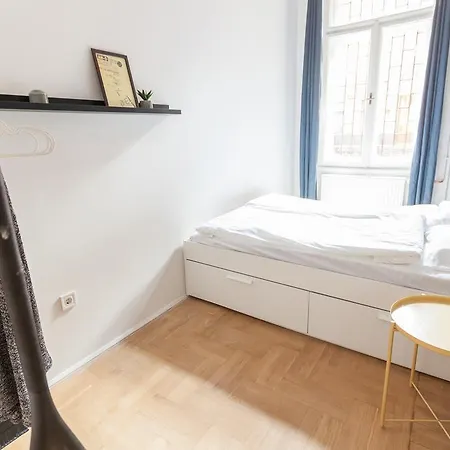 Stylish Ernesto Apartment *